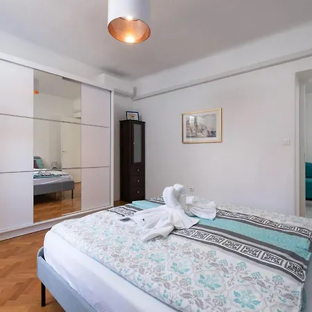 Old Place Apartment